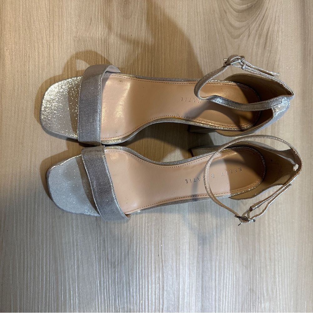 Kelly & Katie Caital Sandal Silver Shimmer Metallic Size 10 - Picture 5 of 13